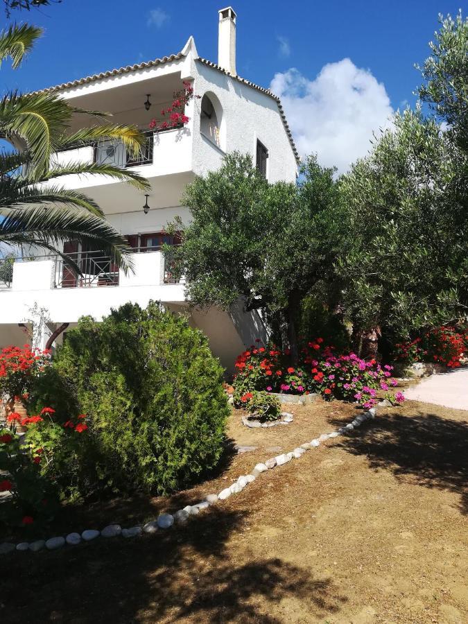 Villa Mariana โคโรนิ ภายนอก รูปภาพ